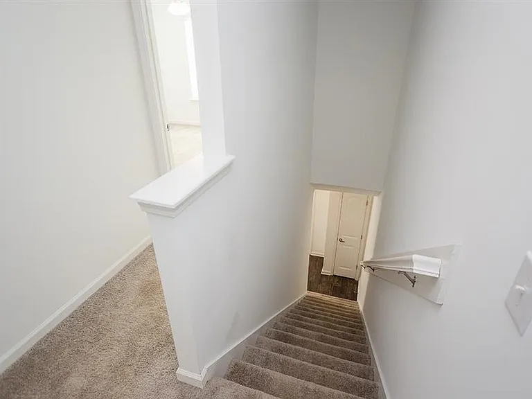 Barrington Apartments — Photo 17