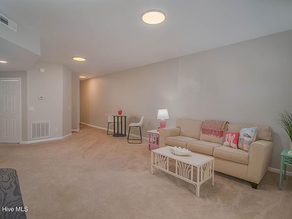 3rd image of 4250 Wilshire Boulevard #104-A