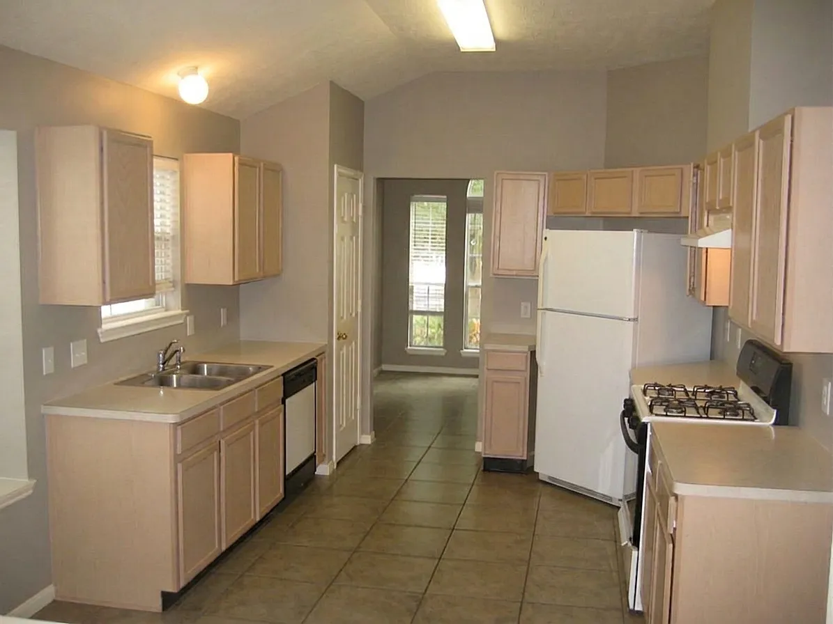 3 bed, 1490 sqft, $1,650 — Photo 4