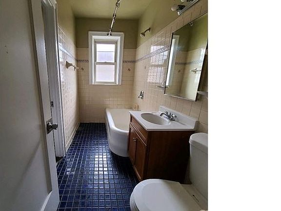 5th image of 7147 S Cornell Ave #2N
