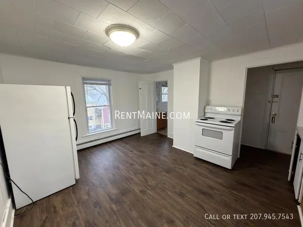 29 Holyoke St APT 2, Brewer, ME 04412