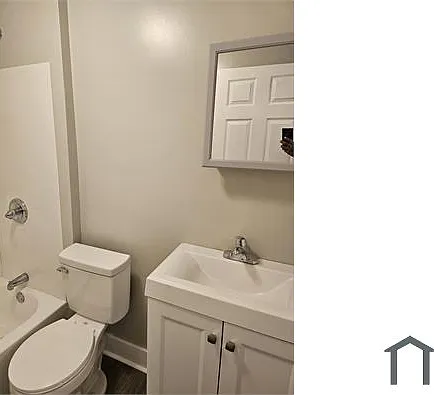 2118 Howard St — Photo 3