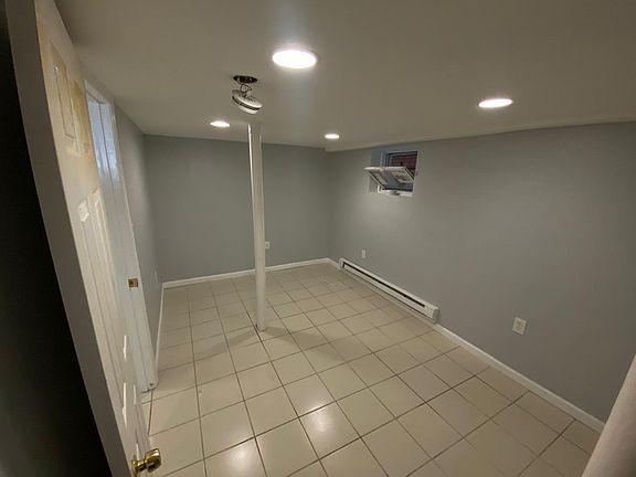 5th image of 380 Sanford Ave #B