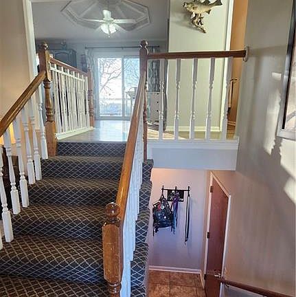 4th image of 802 S Huntington Dr