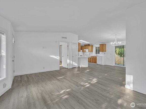 5th image of 7907 21st Avenue E