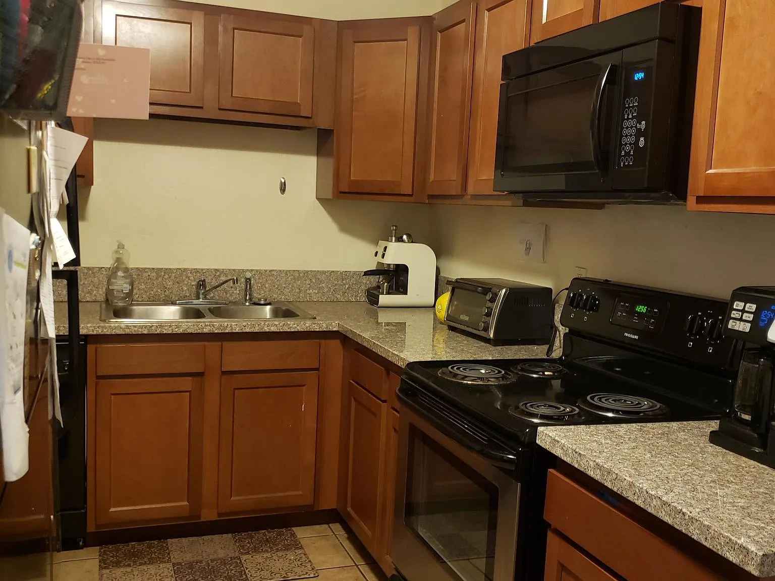 832 E Adams Street — Photo 2