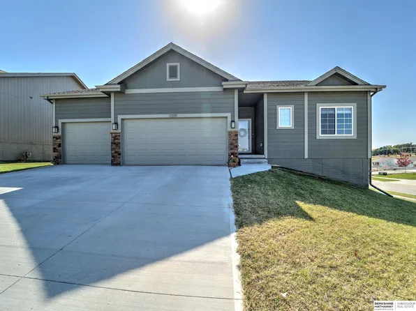 11133 King St, Omaha, NE 68142