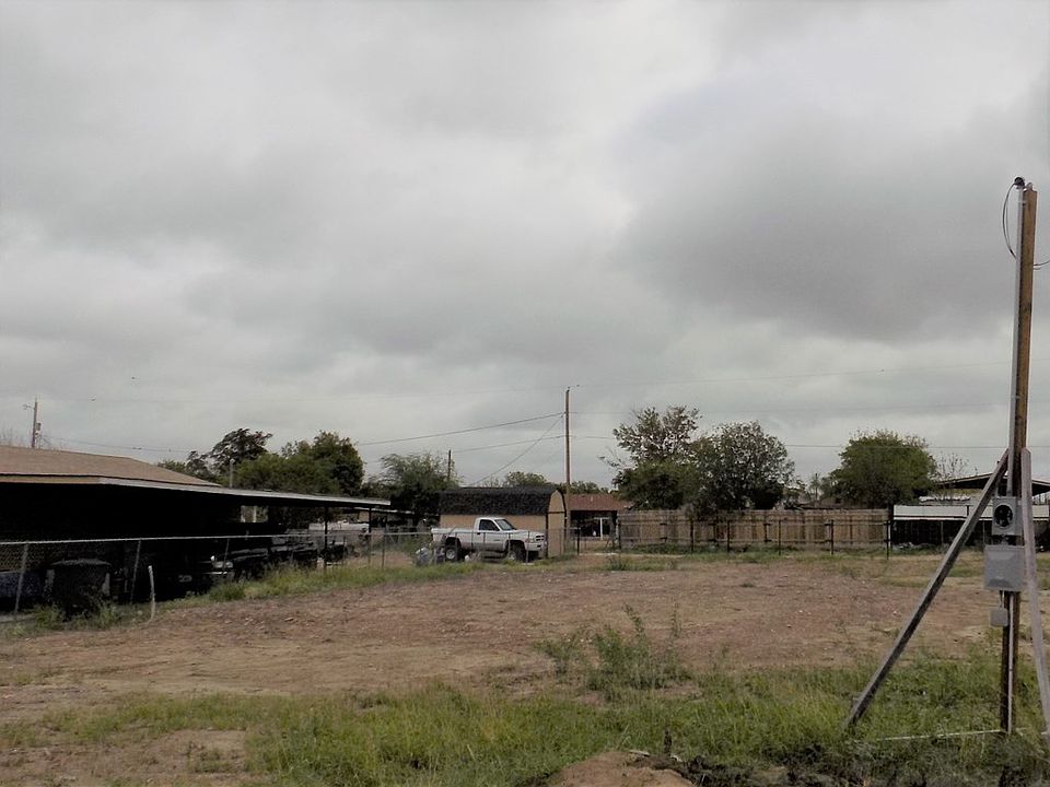 2nd image of 3111 Roman Cir