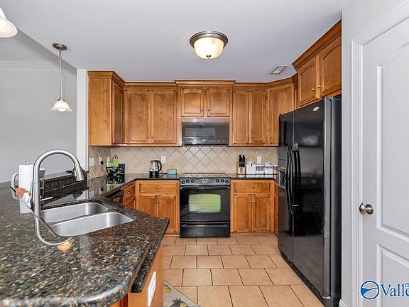 4th image of 306 Ravens Crest Dr