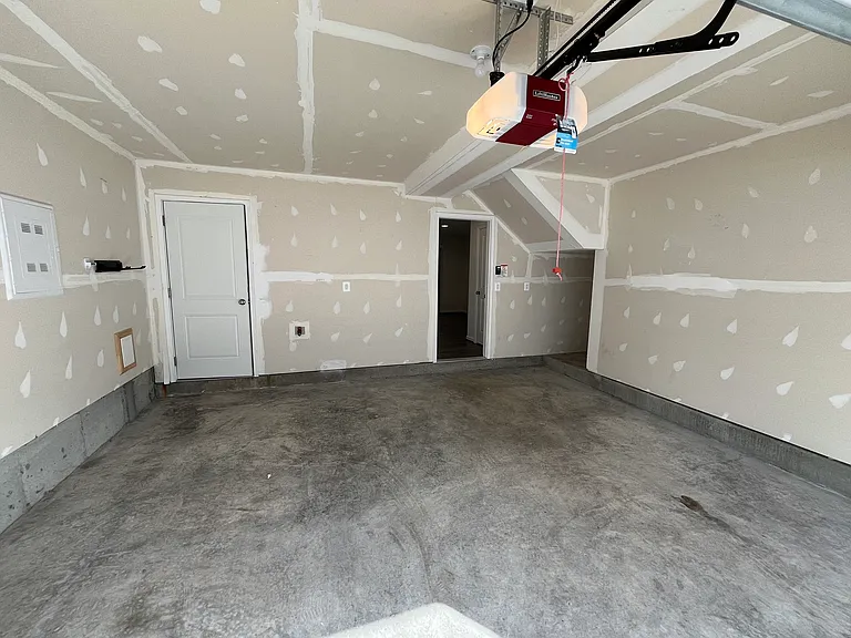 8196 Maude Ln — Photo 29