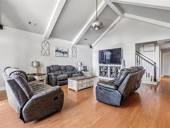 2nd image of 231 Gordon Rd