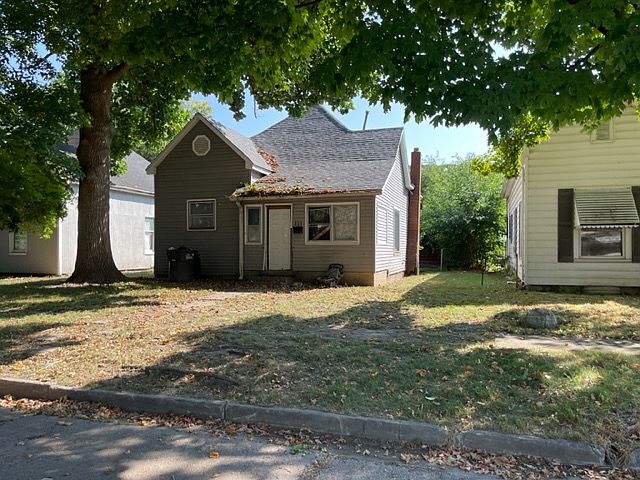 2nd image of 111 Iowa St