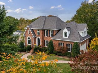 2212 Providence Canyon Dr, Charlotte, NC 28270