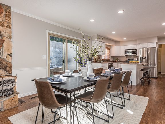 2nd image of 6967 S Sunrise Hills Cir