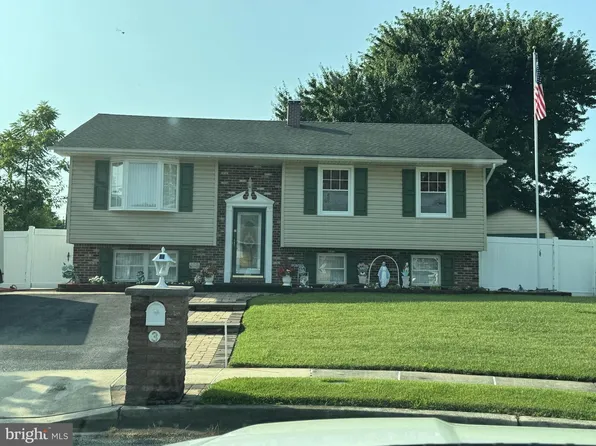 3 Polo Ct, Baltimore, MD 21221