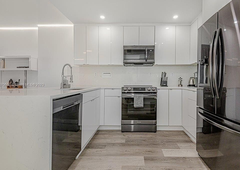 1st image of 2301 Collins Ave APT 529