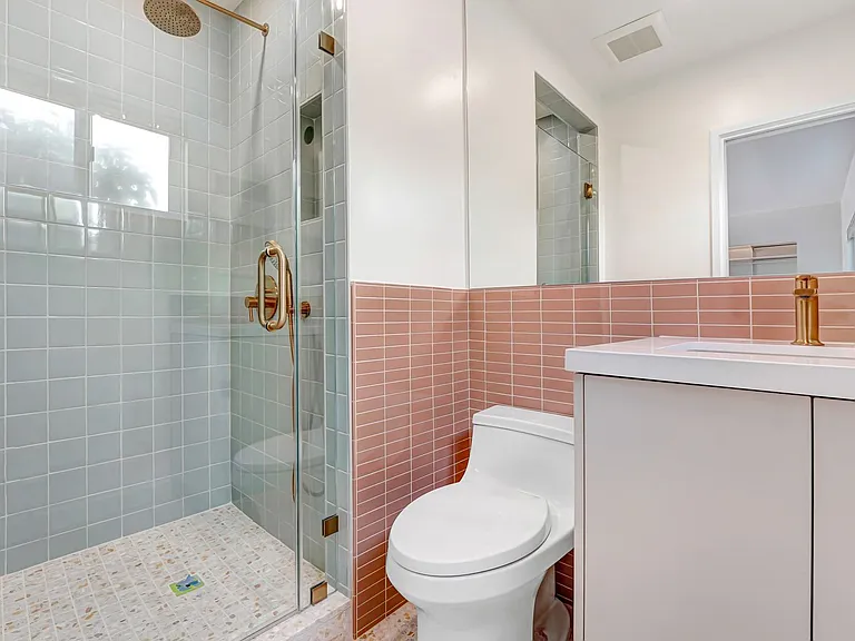 827 15th St - steps to Montana Ave in Santa Monica! — Photo 17