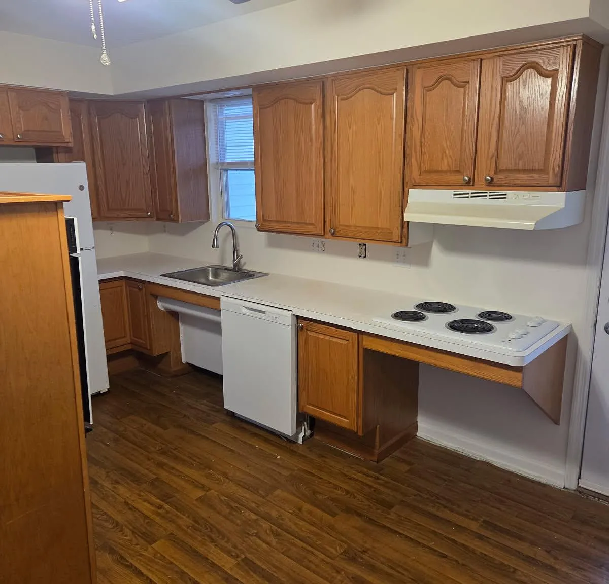 2 bed, 900 sqft, $1,350 — Photo 1