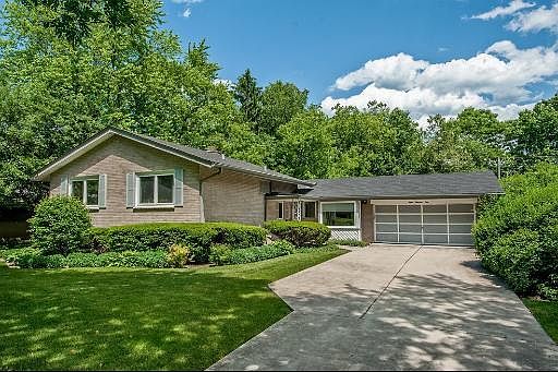 1st image of 801 Oak Dr