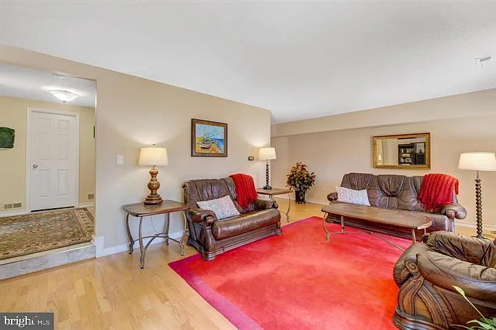 17 Ashford Dr — Photo 8
