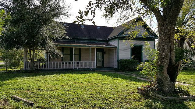 1st image of 303 W Lee Ave