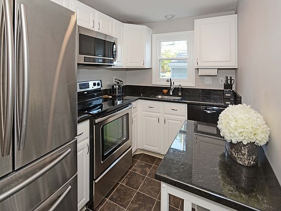 4th image of 1649 Spring Garden Ave #1649