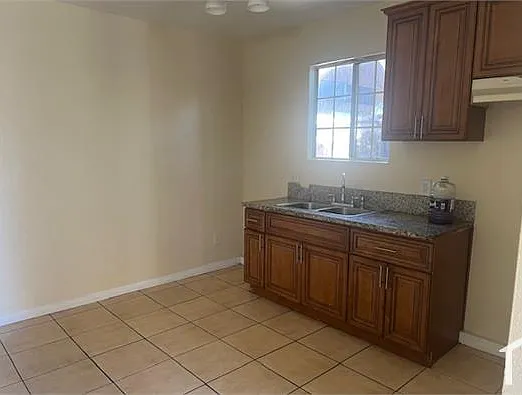 1 bed, 450 sqft, $1,600 — Photo 4