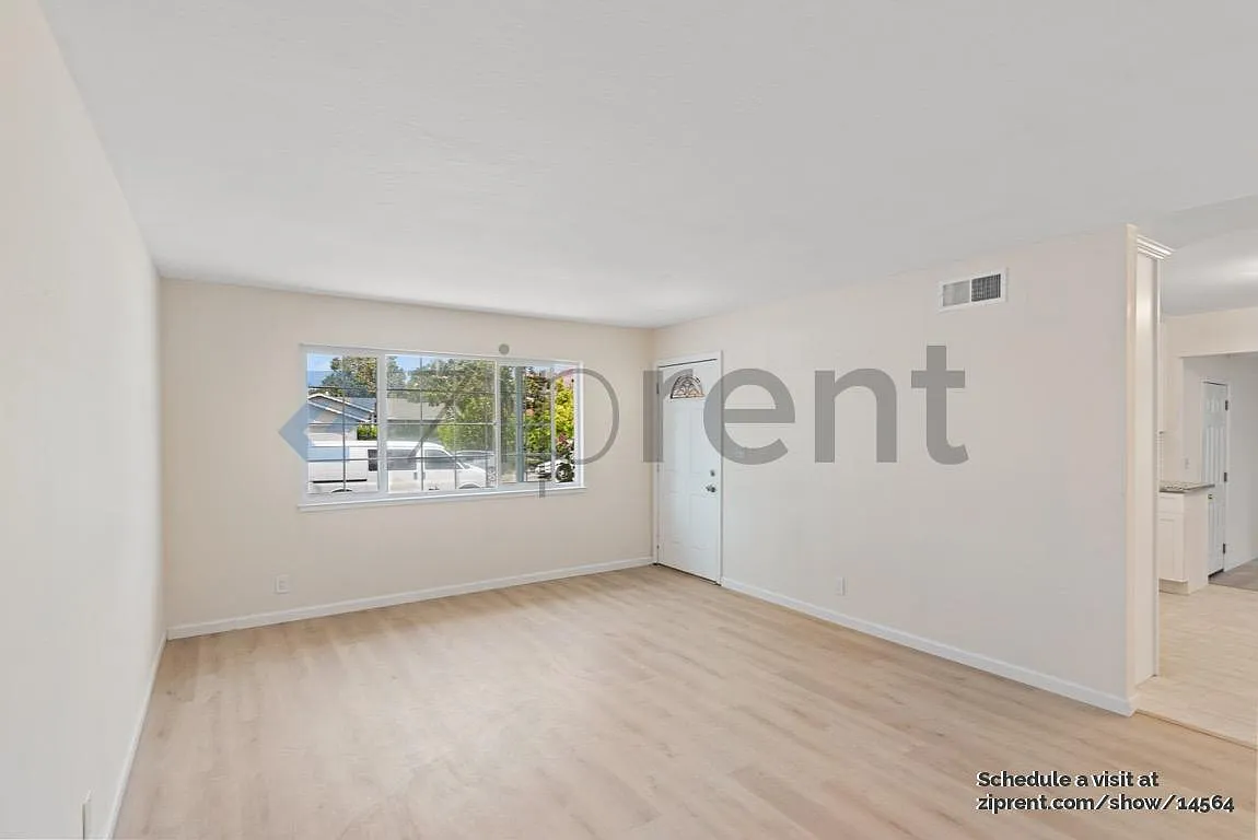5 bed, 1633 sqft, $4,778 — Photo 4