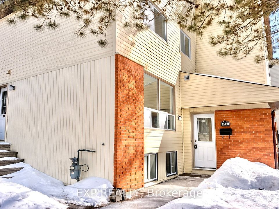 1st image of 11 C Sonnet Cres