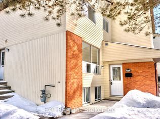 11 C Sonnet Cres, Ottawa, ON K2H8W8