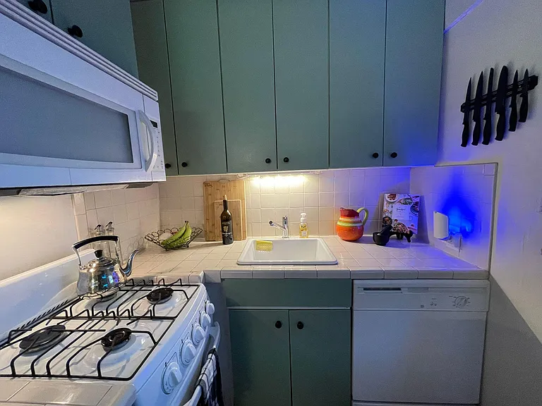 418 Ira Ave — Photo 22