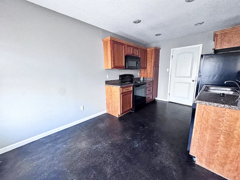 3888 Turfway Dr — Photo 9