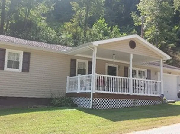 207 Woodland Est, Paintsville, KY 41240
