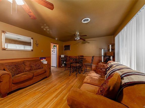 5th image of 104 N Juniper Ave
