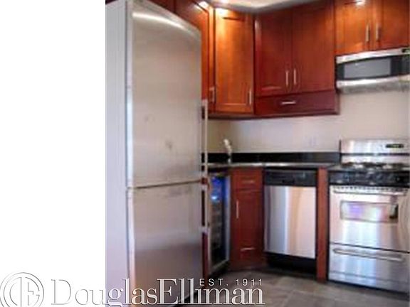 2nd image of 9 E 32nd St APT 3A