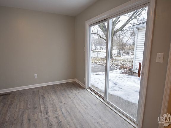 5th image of 2705 W Glenn Ter