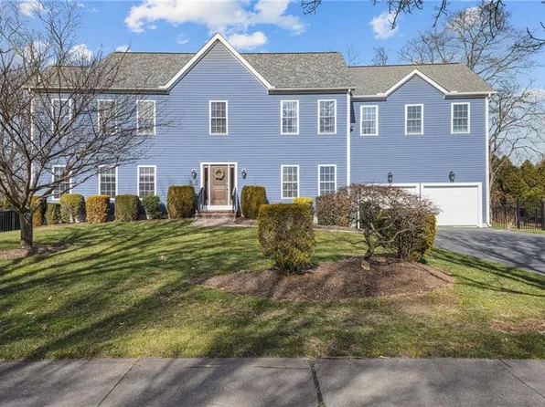 10 Windmill Ln, Rumford, RI 02916