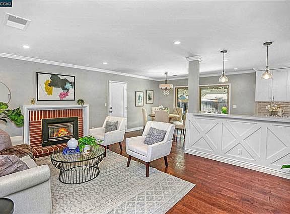 3rd image of 1028 Julie Ct