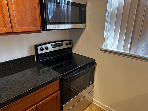 3rd image of 655 Randolph St APT 201