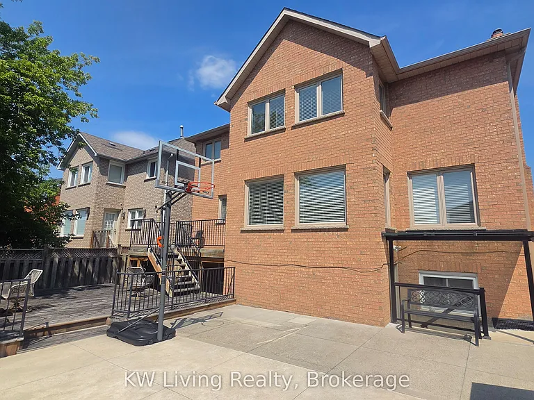 7570 Kipling Ave — Photo 2