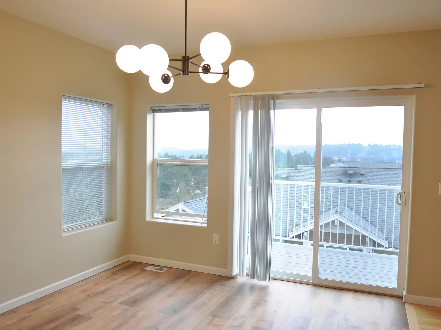 3 bed, 1431 sqft, $2,500 — Photo 4