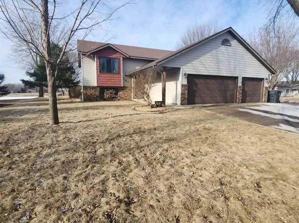 100 Sandpiper Dr, Mankato, MN 56001