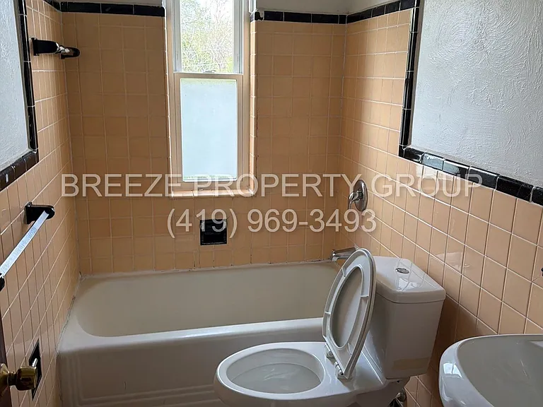 1945 Ottawa Dr #10 — Photo 6