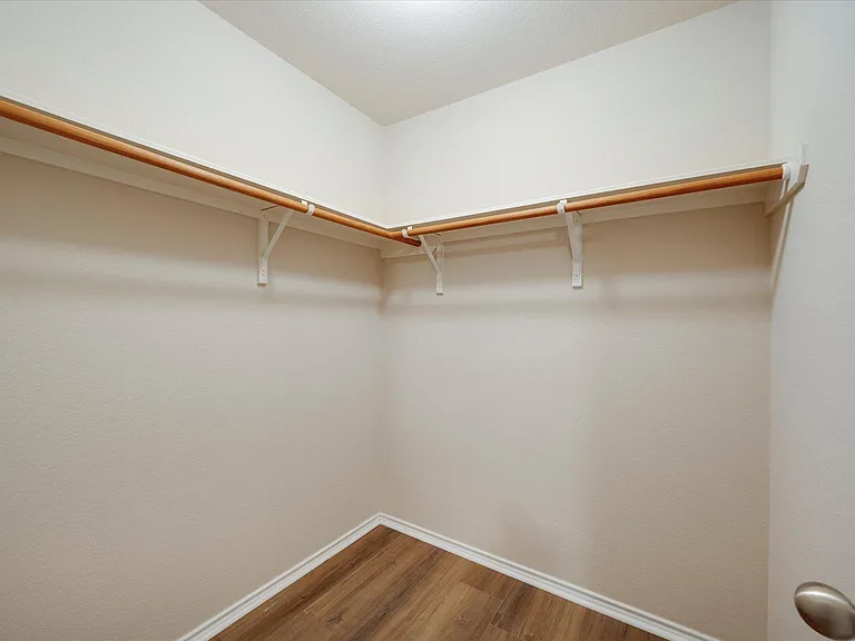 185 Hometown Pkwy — Photo 27