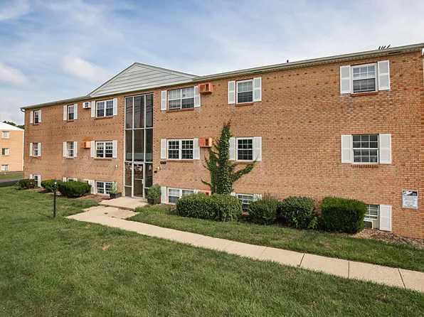 824 Clough Pike #10, Cincinnati, OH 45245
