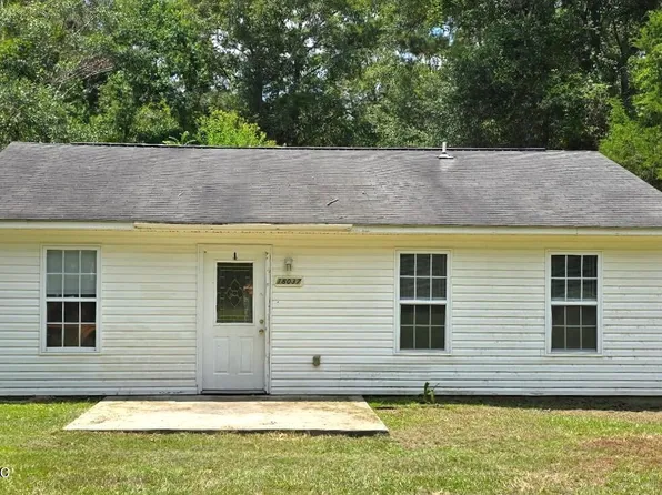 18037 W 3rd St, Saucier, MS 39574