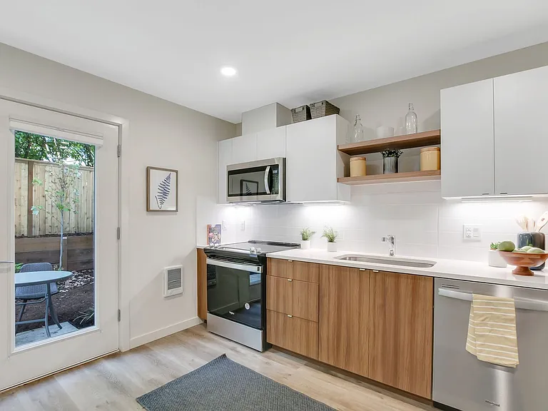 Greeley Court — Photo 34