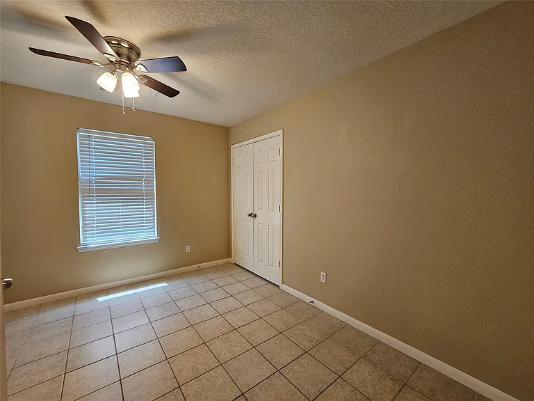 1079 Shadow Glenn Dr — Photo 10