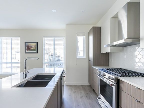 3rd image of 7947 209th St
