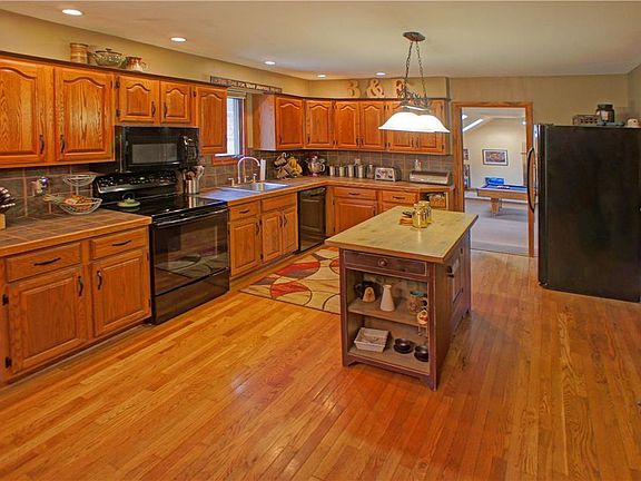 3rd image of 431 Shady Oaks Dr W